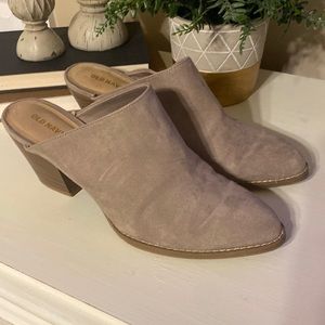 Old Navy Womens Taupe Suede Block Heel Mules